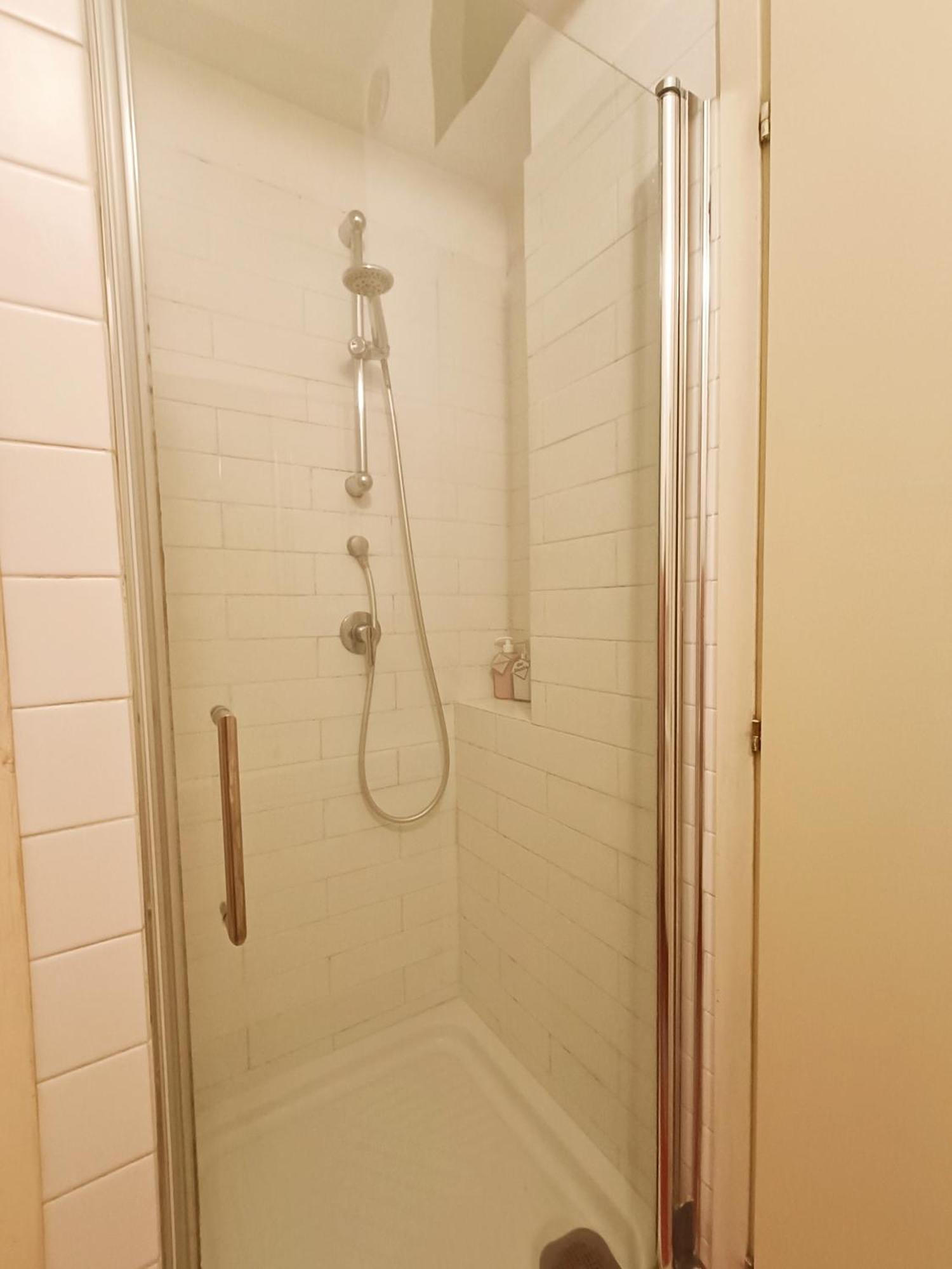 The Red Suite In Florence With Free Parking Exterior photo